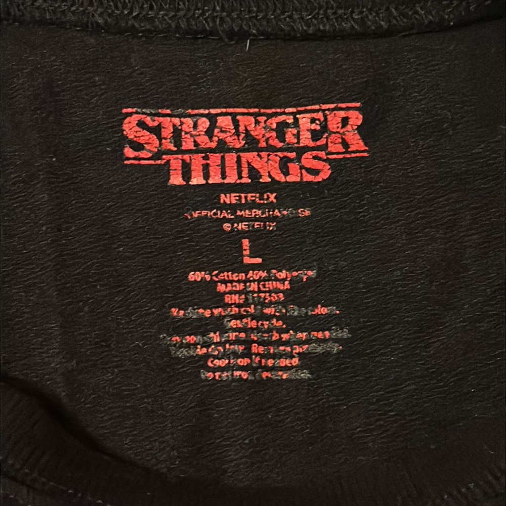 Stranger Things pullover. - Picture 4 of 4